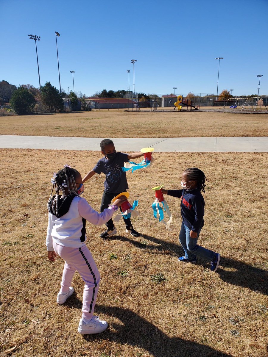 RCPSScience's tweet photo. Even our youngest scientists are engaged in scientific thinking with a KLEWS chart as they made wind vanes and wind tubes to explore changes in weather! Way to go Ms Connole and Ms Cutter @CJHicksElem for providing your Pre K students with such an enriching experience!! https://t.co/Z36N9uyFJb