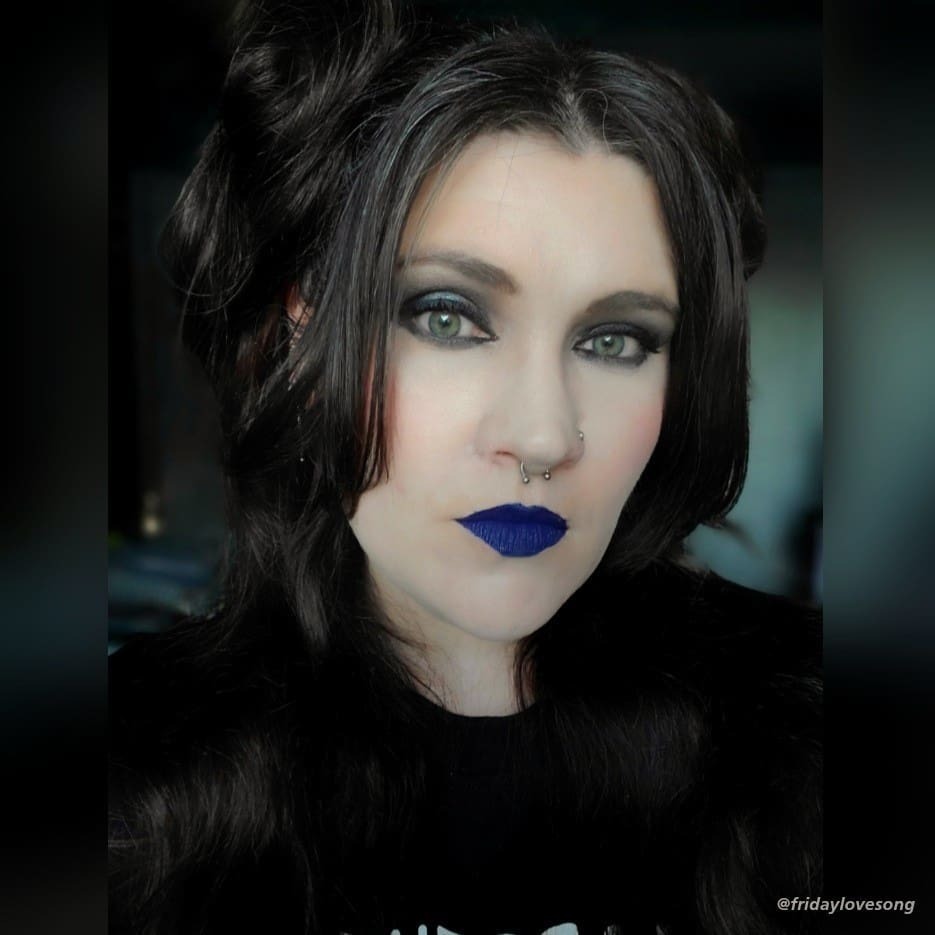 FraijoManda's tweet photo. Happy Friyay ya'll! Eyes today are all @maccosmetics , Cheeks are tarte, hilighter is @kaleidosmakeup , and 💄 is @maybelline super stay matte ink in explorer (making me think of my beautiful badass friend @msfitlibrarian 🖤💙)
.
Also, the messy little … https://t.co/mNLvP1J3Dd https://t.co/oLU2aTb1Do