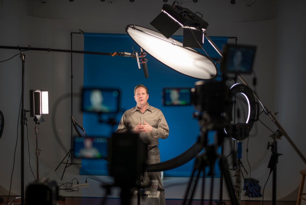 ClearScopeMedia's tweet photo. The actual story-telling dialogue is more important than the sound, lights, background, or even clothes. But all these things are VERY important when making great content. https://t.co/naOMmUPNp8