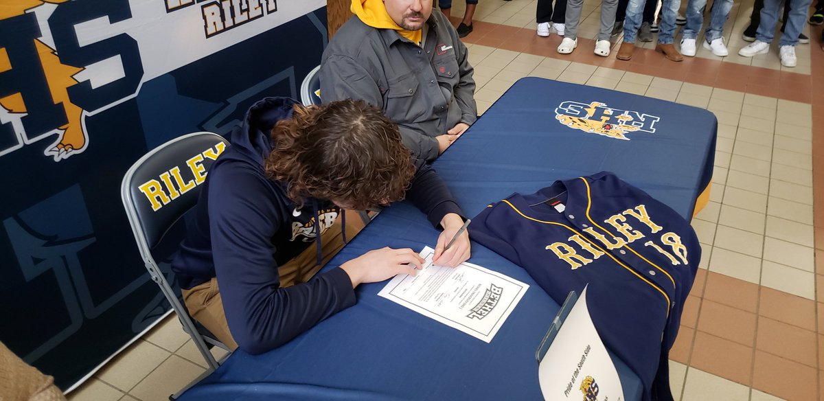 shenderson574's tweet photo. Congratulations to @SBRileyBaseball Standout @RingPeyton on signing his letter of intent to continue his academic&amp; athletic career @BUPilotsBB ! Good luck with your senior season.  #GoWildcats #Proudprincipal https://t.co/bBiK1YCzVG