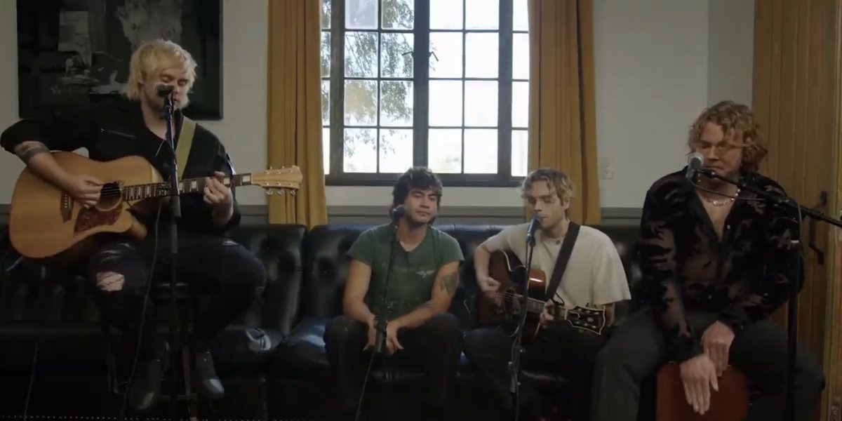 Tha5SOSFamily's tweet photo. Wow. 

#5SOSThe10YearCelebrationShow https://t.co/kJzhOZQETM