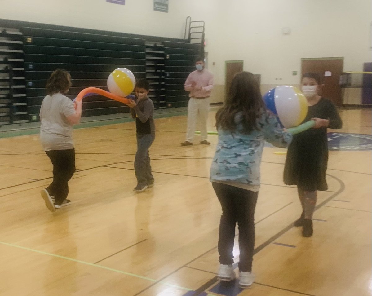 #useyournoodle Some hardworking students at TCC enjoyed participating in “Noodle Games” today.<a href="/T_C_Cherry/">TC Cherry Elementary</a> <a href="/KoryTwyman/">KTWYMAN25</a> <a href="/BGISD/">Bowling Green Independent Schools</a>