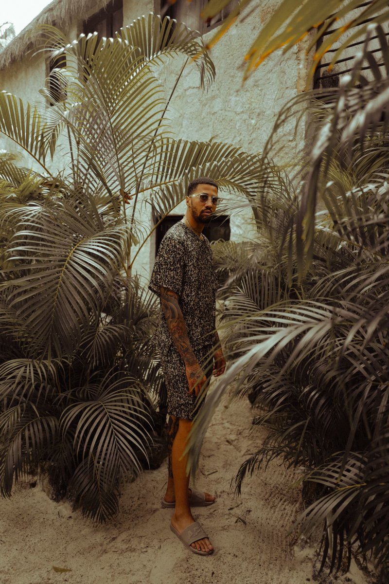 doitlegendary's tweet image. Happy Birthday to friend of the brand US Olympian @fencer🥳 #usolympian #doitlegendary #legendsofcreativity #luxury #everydaywear #unisex #highfashion #styleblogger #fashionblogger #fashionstylist