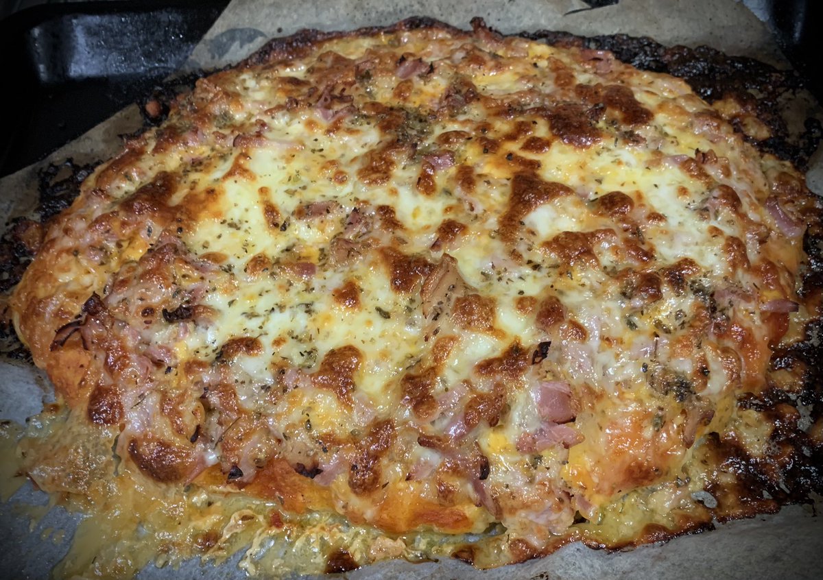 jm_xavis's tweet photo. #pizza #jamondulce #jamonserrano #cheddar #mozzarella #tomate #oregano #pollo #beicon #masa #globaleats #dinner #seafoodchowder #healthylifestyle #cheflife https://t.co/Afu0oB0s3u