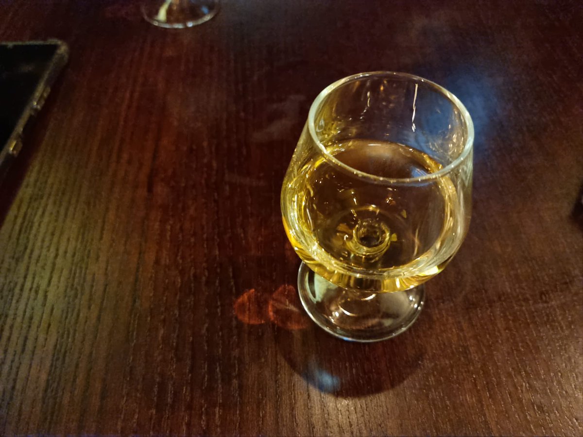 kickstart250's tweet photo. @RushFanCast 2 firsts tonight, 1st visit to the #Worldsend pub in #Edinburgh & toasting the #Professor with a #Macallen #RIPNeilPeart https://t.co/9NfoQn7pbz