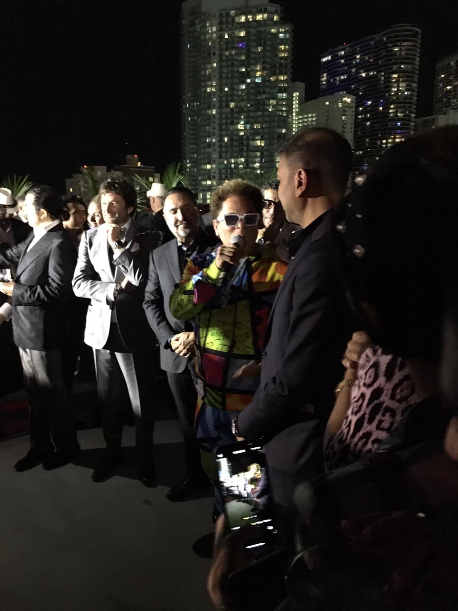 Mechinstyle's tweet photo. Amazing event #Hauteliving #Dezerdevelopment #RomeroBrito #Bentley #ArtBasel2021 https://t.co/nqVEspGVGx