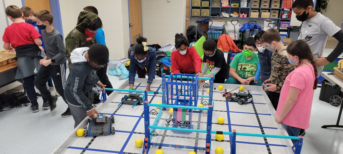 ALESFalconbots's tweet photo. Falconbots on the move! #AshlandSOAR #AshlandRobotics https://t.co/oLInnUx4QY