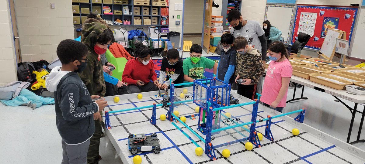 ALESFalconbots's tweet photo. Falconbots on the move! #AshlandSOAR #AshlandRobotics https://t.co/oLInnUx4QY