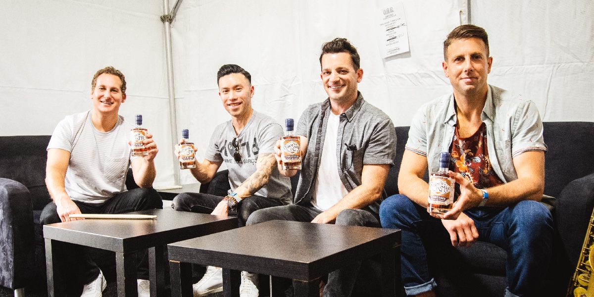 RoamingManTN's tweet photo. Are you ready to get your hands on the @ofarevolution's 25th anniversary special edition of Roaming Man Tennessee Straight Rye Whiskey finished in honey barrels? 

Must be 21+ to follow. Please drink responsibly. https://t.co/YIRfcYKBMX