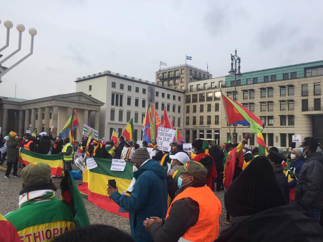 HermelaTV's tweet photo. 🎶 Beautiful show of unity in Bonn, Germany this Friday morning at #NoMore rally. #NoMore is a demand for basic human rights in Global South countries where wars are supported &amp; fueled by destructive Western intervention. Couldn’t be more obvious in Ethiopia. https://t.co/7NWbQCrQrx