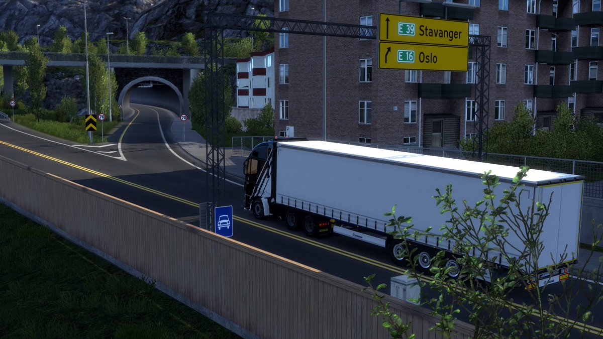 Hole_inthe_toad's tweet photo. From the land of fire and ice to the land of the midnight sun.
#ETS2 @SCSsoftware #screenshot @IVECOUK https://t.co/Vhglhck9VI