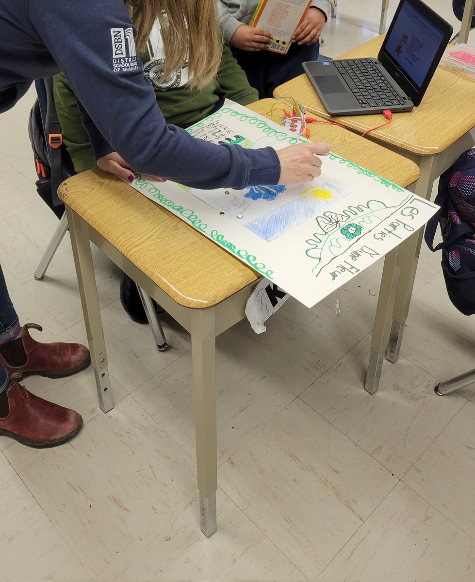 MmeSoltesz's tweet photo. It's always nice when your heart is so full on a Friday. So proud if these grade 2s and 3s! #coding #makeymakey https://t.co/9xNRYRC8Uu