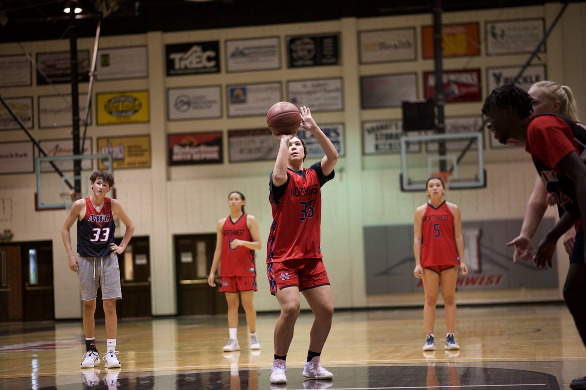 NorthwestWBB's tweet image. ANOTHER DAY,
ANOTHER GAME! 
TRAPPERS vs. Salt Lake City CC 
⏰ 5:00 p.m.
📺 slccbruins.com/sports/2010/3/…

#TrapEm