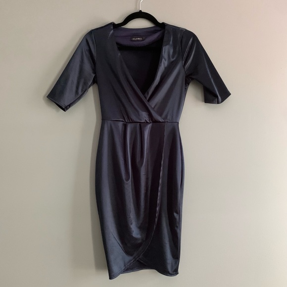de_la_vallee's tweet photo. So good I had to share! Check out all the items I'm loving on @Poshmarkapp #poshmark #fashion #style #shopmycloset: https://t.co/SixUbdQlYo https://t.co/trAzfByZnO