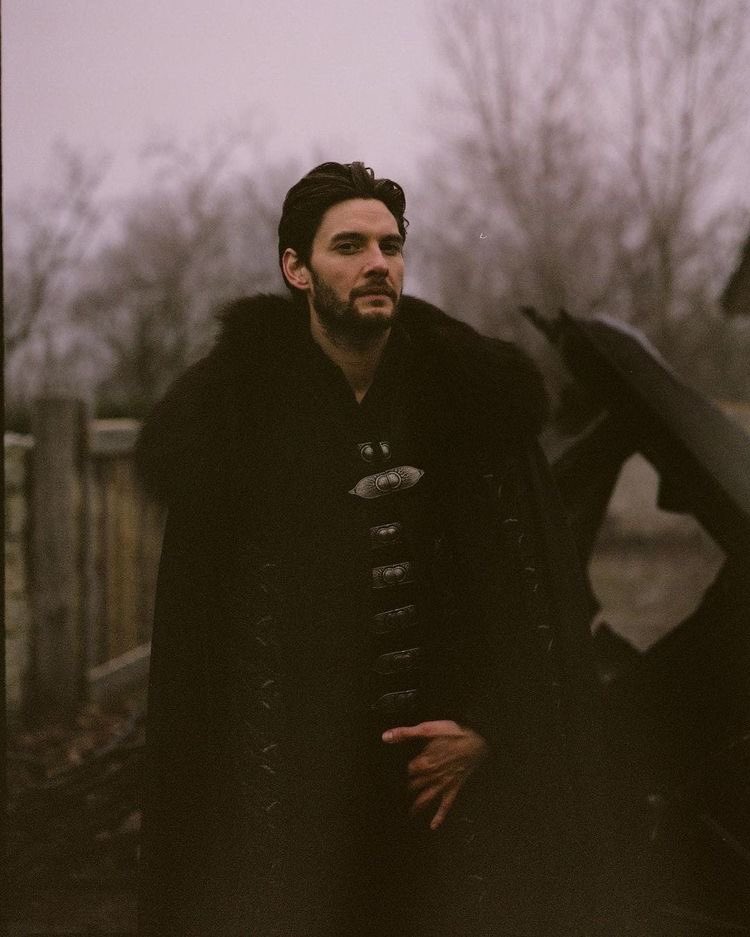 [#benbarnes × #shadowandbone]

на кого хотели           кем выросли
быть похожими
в детстве