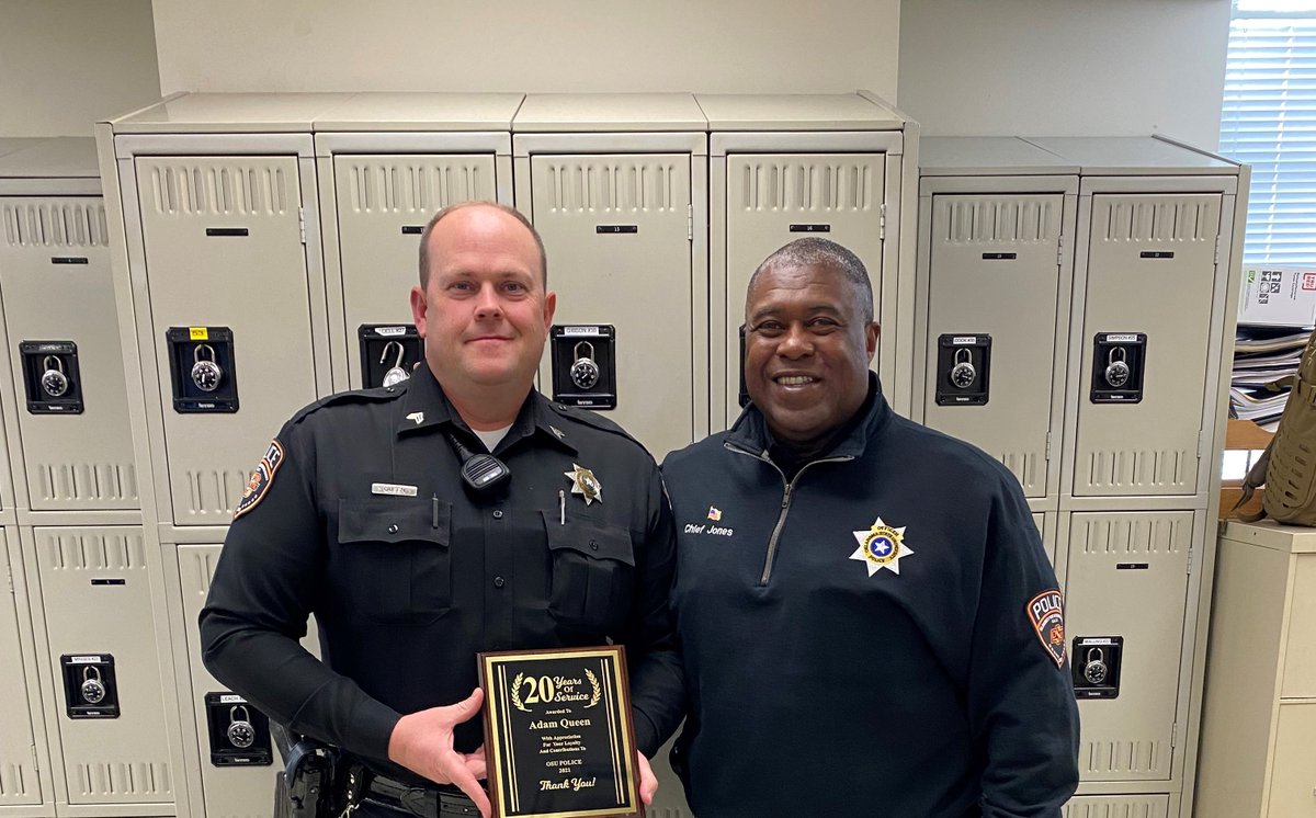 A huge congratulations to SPO Shawn Gibson, Sgt. Adam Queen and Officer Jim Davis as they celebrate 20 years of service for the OSU PD!

Thank you all for the years spent protecting and serving the Cowboy family! 🧡  🎉