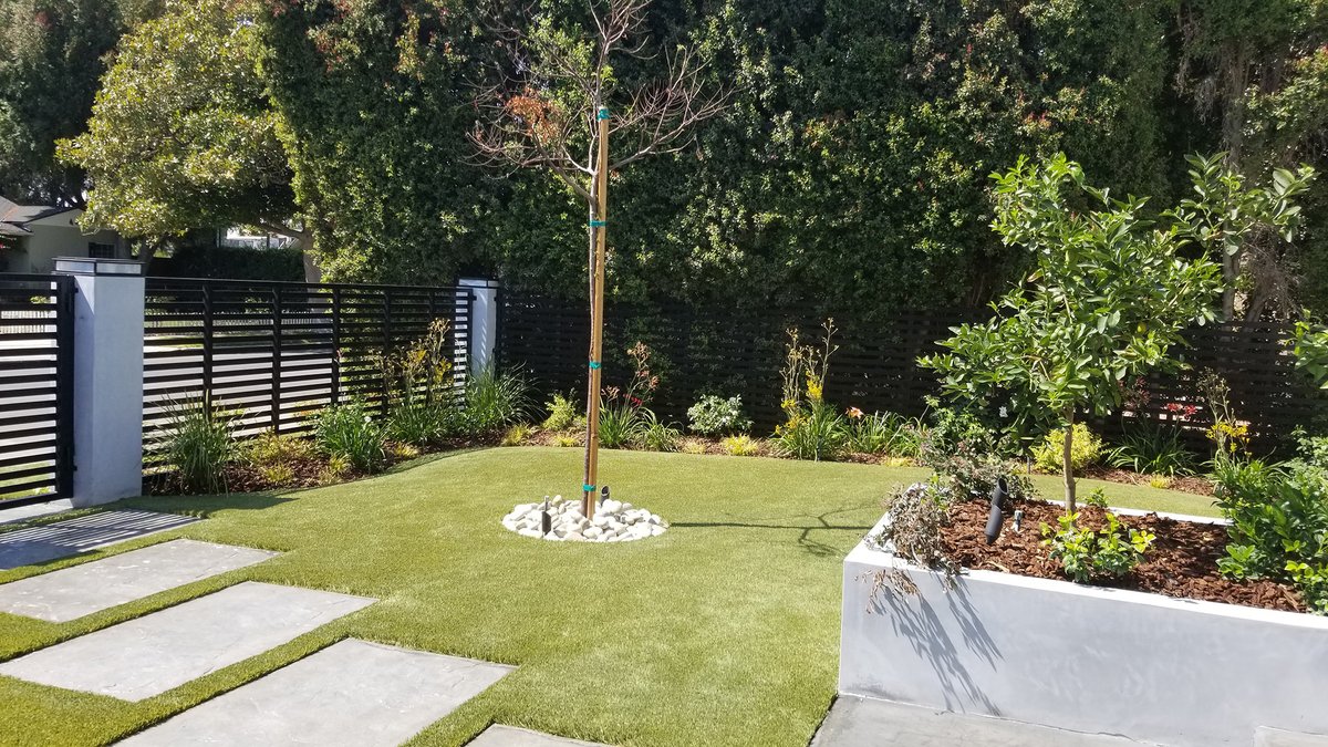 EnvylawnGrass's tweet photo. Come rain, hail, snow or drought, our Augusta turf maintains this look year-round. π
π·: @TurfNowCA
#alwaysgreenwithenvy #envylawn #envycool #alwayscoolwithenvy #TurfNow #instantgrassification https://t.co/jzs2yhbfDZ