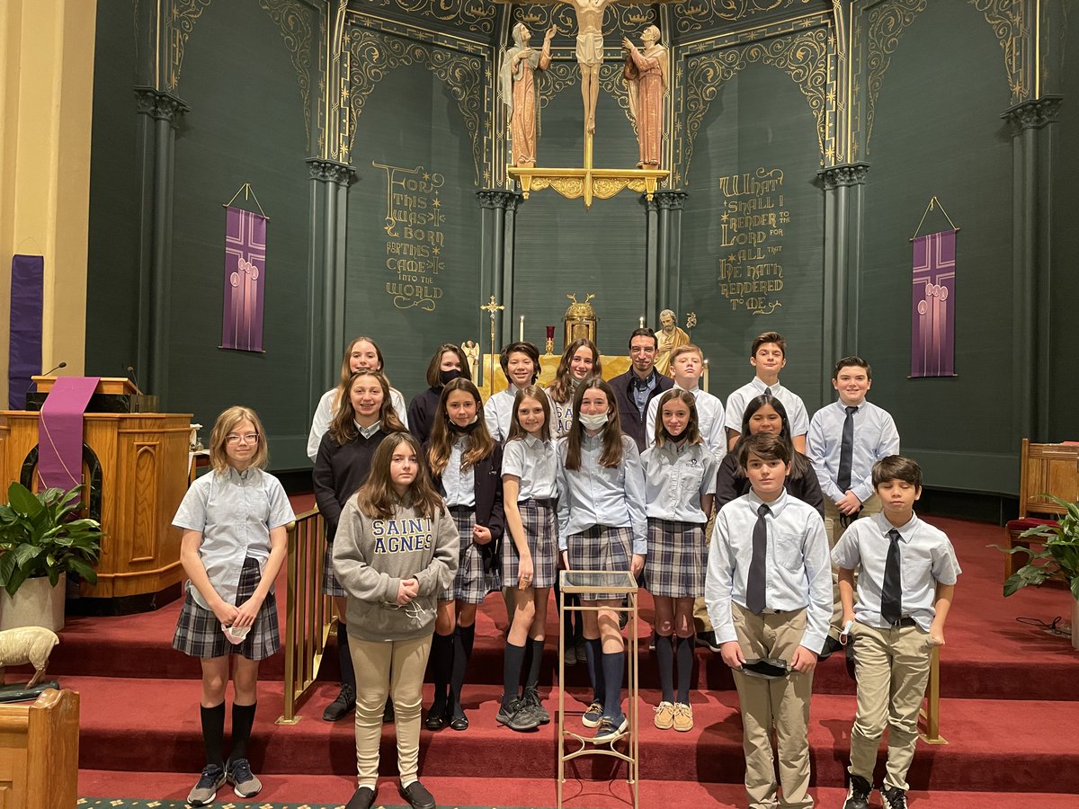 stagnesschool's tweet photo. Thank you to 7A & Mr. Perrone for hosting our school at mass. Fr. Mike spoke to the children about our December virtue, hope. The importance of the hope that God gives us & how we can share that hope with others through service, kindness & simple gestures. #Hope #FirstFridayMass https://t.co/qSZkWXFmNY