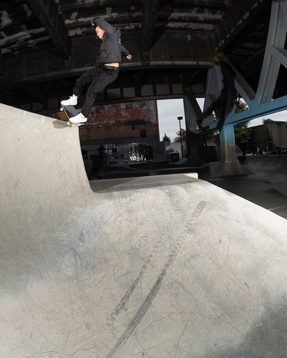 CCS_Skate's tweet photo. Fresh fire starters are in from Spitfire Wheels including the Live To Burnside specials and CCS Pro Mason Silva's Duotones. 
Which wheels did Mason choose when he torched Burnside?
.
photo: Joe Brook - #ccsskate #burnside #ccspro  @spitfirewheels https://t.co/whlCDrPMvB