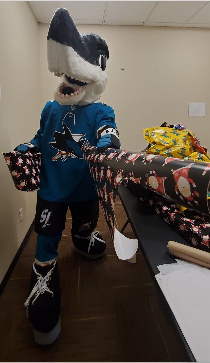 sjsharkie's tweet photo. Yesterday I was able to help wrap holiday presents for a special group of families with the #SharksFoundation and @A_R_C_C. https://t.co/2A6ZTZ1NAW