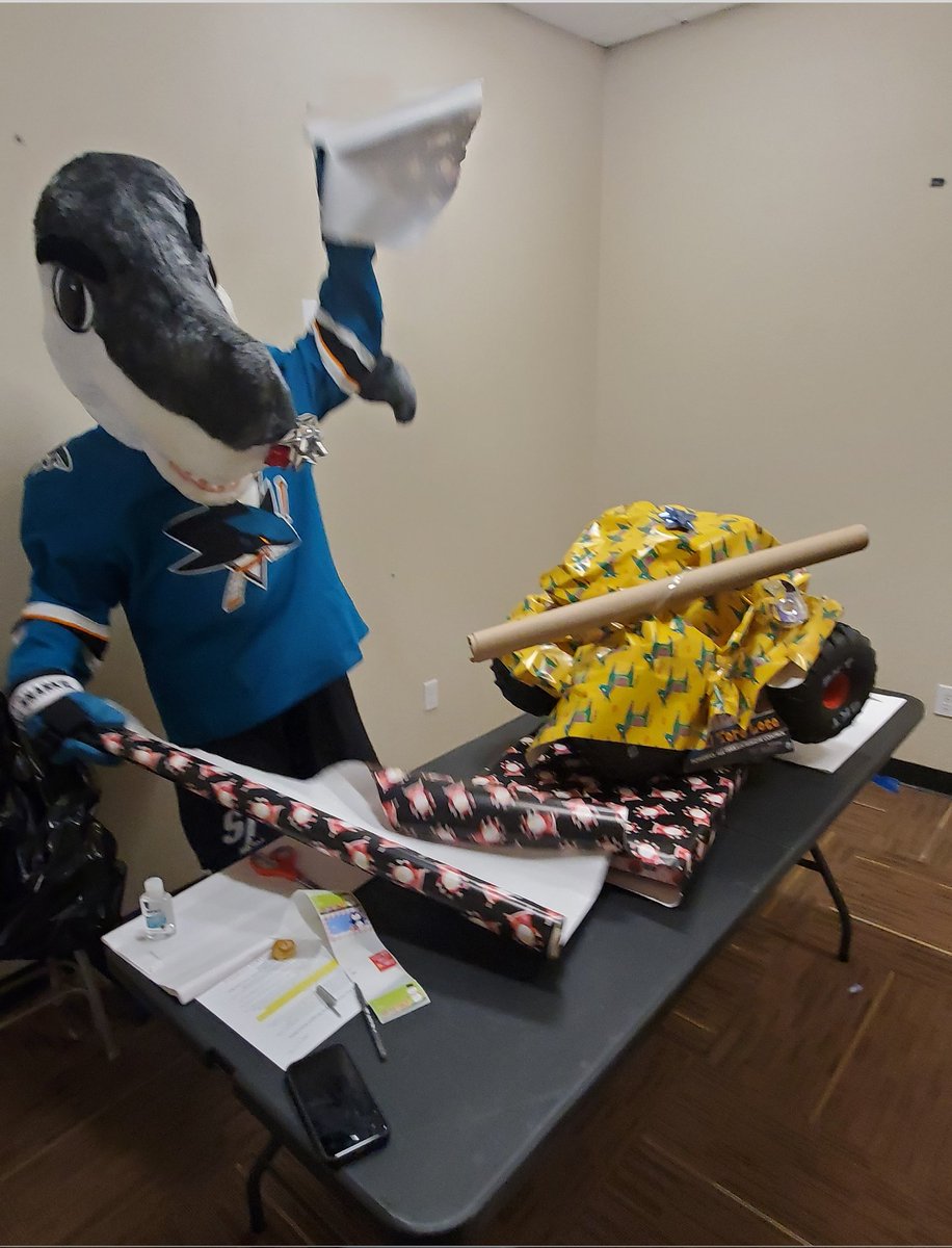 sjsharkie's tweet photo. Yesterday I was able to help wrap holiday presents for a special group of families with the #SharksFoundation and @A_R_C_C. https://t.co/2A6ZTZ1NAW