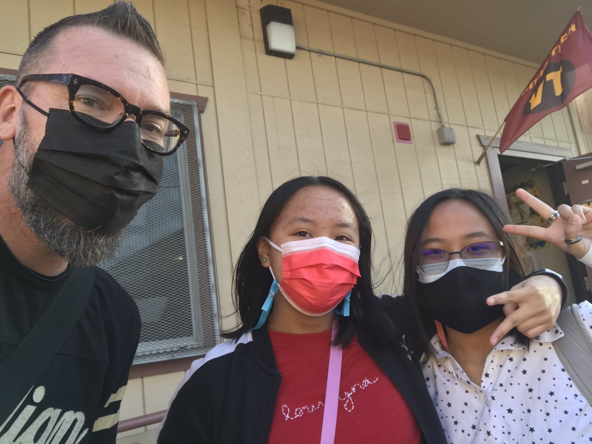 DrPhilipSwartz's tweet photo. SISTERS! Former (Sophomore this year! Wow!) and current students from a great family. Both former Rotary students of the month. Both were/are editors for The Vine newspaper. You two rock! #omsd #vineyardstem #STEM #STEAM #middleschoolgoals #readourpaper #yourock https://t.co/DRKt4uMt4Y