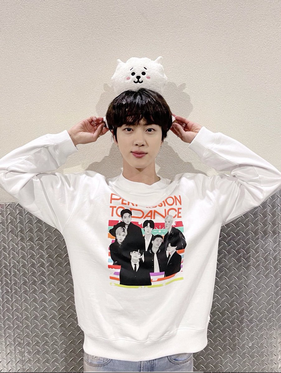 igyukook's tweet photo. JIN DAY https://t.co/RtTYLEkZUj