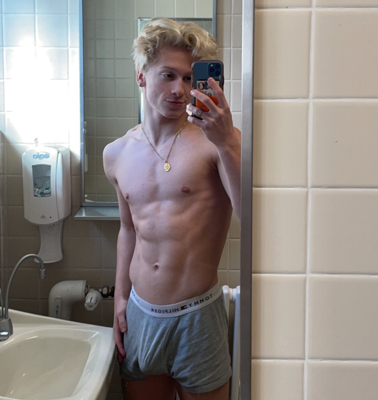 Griffin maxwell brooks twitter - nudes.wiki