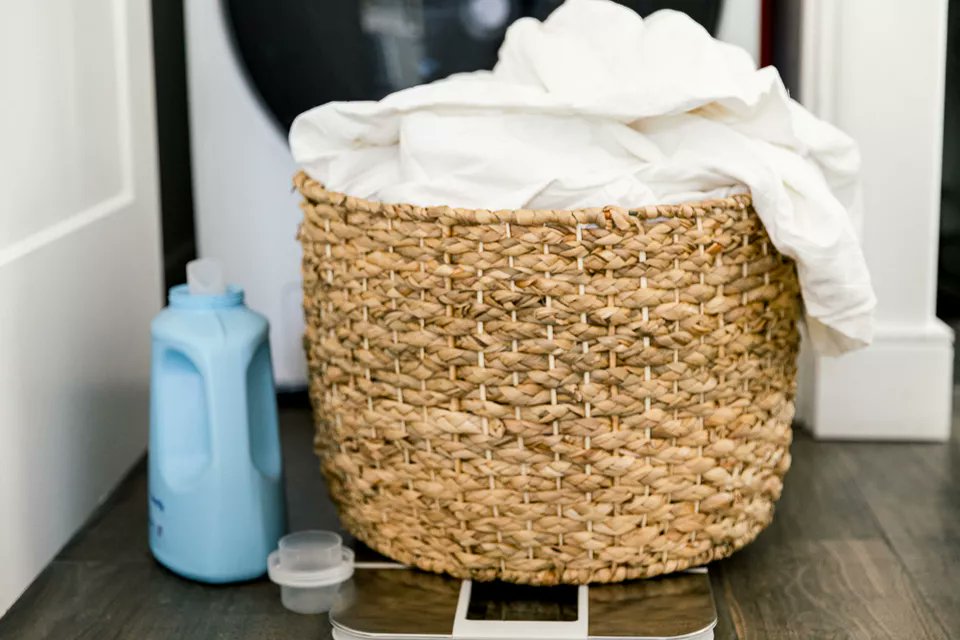 M_C_Gailliot's tweet photo. One of the biggest factors for measuring a full load of #laundry is the washer's capacity. #housework  https://t.co/0grIbAy5Rc https://t.co/Sc1FTnuu2V