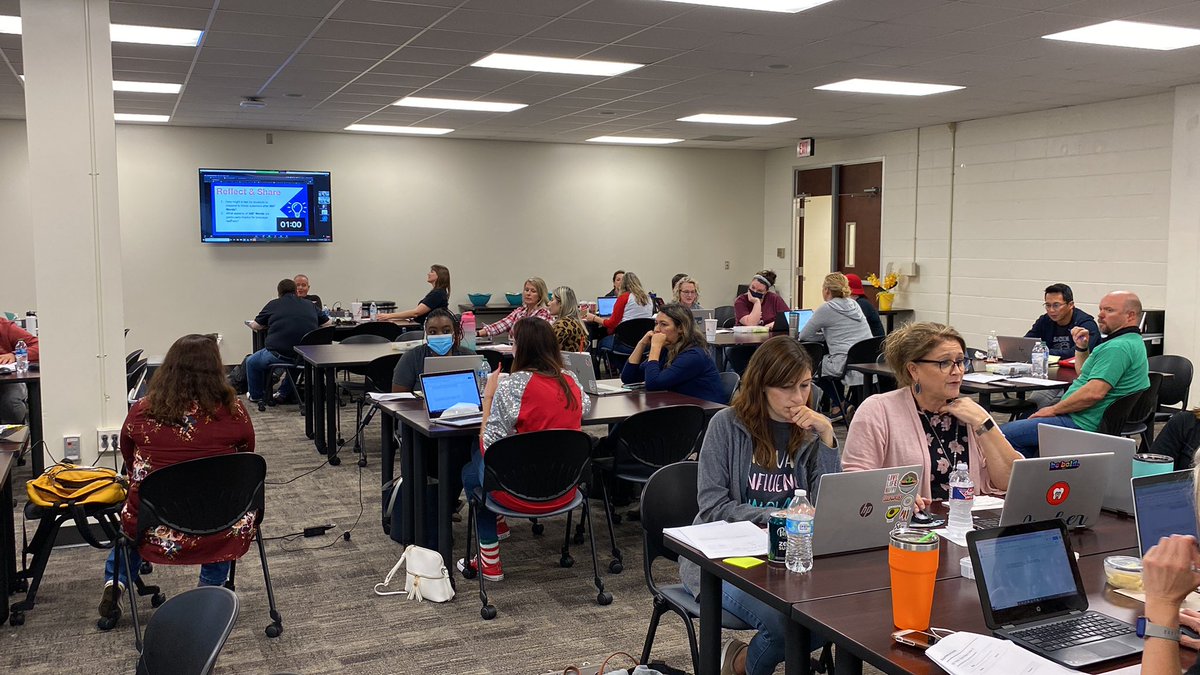 hirvaraj's tweet photo. Reflecting and Sharing best practices this morning!  @PasadenaML @EllevationEd @PasadenaISD_TX #PISDML @dlrmer @aniklt https://t.co/bVYNTOIu4w