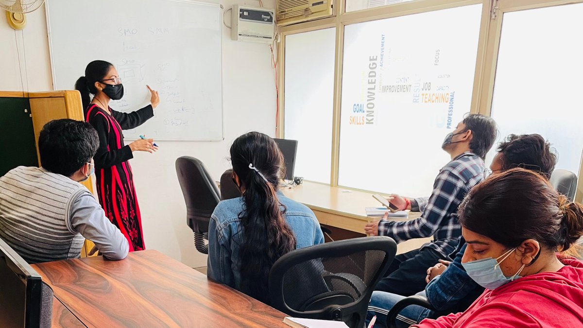 InvoideaTech's tweet photo. Great things are never done by one person. They’re done by a team of people.
We Invoidea Team, executed a healthy group discussions & webinar sessions to develop new ideas.
#invoidea #invoideateam #teamwork #teambuilding #skilldevelopment #training #discussion #fridaymotivation https://t.co/UIrzrraTLk