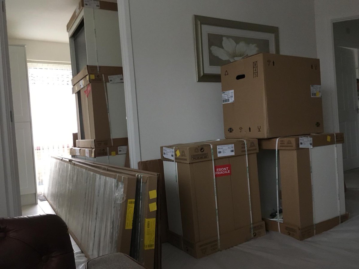 leesmorgan's tweet photo. This is how @WrenKitchens leave homes and cancel their fitters. Elderly parents now with no kitchen for Xmas #AvoidWren #Cowboys https://t.co/ySrU8j79sW