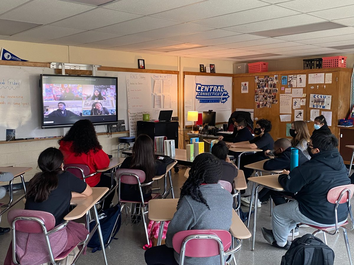 EastHartfordPS's tweet photo. East Hartford Middle School students enjoyed a virtual visit with Author @JasonReynolds83 this morning. He talked about his newest book "Stuntboy in the Meantime." Students &amp; families interested in purchasing a copy can contact the @EHMiddle library. https://t.co/TIF03yWTlR