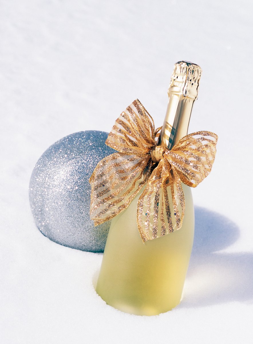 samwylieharris's tweet photo. Magnificent 7: When it comes to the perfect 'pop', these sensational sparklers will put the fizz into festive...๐พ@JWinery @MaisonCremant @Bolneyestate #vanhunks #housecoren #Christmas #sparklingwine #party #FestiveSeason
https://t.co/Xl2phFG9Dh https://t.co/RAc9a6Bapo