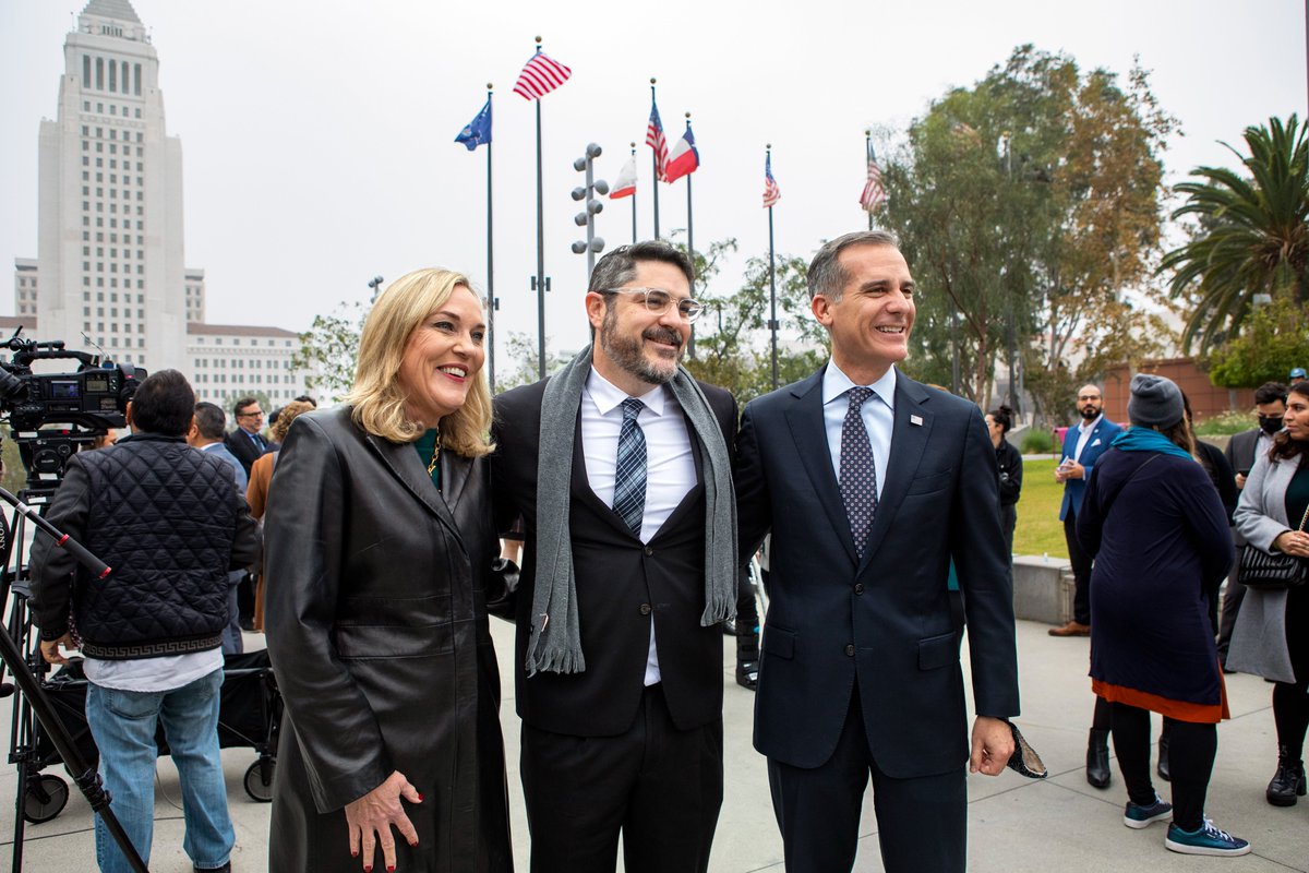 MayorOfLA's tweet photo. Proud to join @JFedLA, Supervisor @KathrynBarger, councilmembers &amp; faith leaders to light the menorah for Hanukkah &amp; stand up against antisemitism &amp; all forms of hate.

L.A. will always be a city of belonging. If you see hate, report it to @MyLA311.

#ShineALight 

#LAForALL https://t.co/eDwQg8GCRY