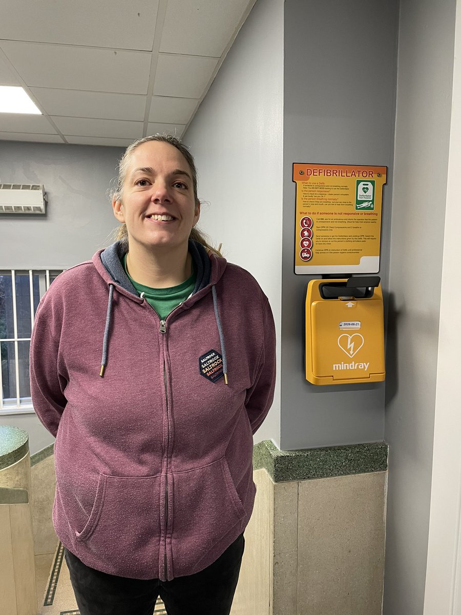 lync_active's tweet photo. Our defibrillator has arrived 🙌🏼 Massive thank you to @sarahillingwor7 for raising £550 from her fitness challenges to help fund the order. Amazing gesture from an amazing member of our community 🖤❤️ https://t.co/qqs44eDAk1
