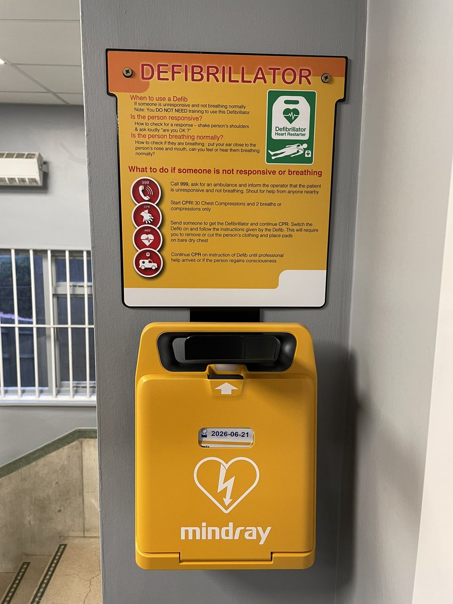 lync_active's tweet photo. Our defibrillator has arrived 🙌🏼 Massive thank you to @sarahillingwor7 for raising £550 from her fitness challenges to help fund the order. Amazing gesture from an amazing member of our community 🖤❤️ https://t.co/qqs44eDAk1