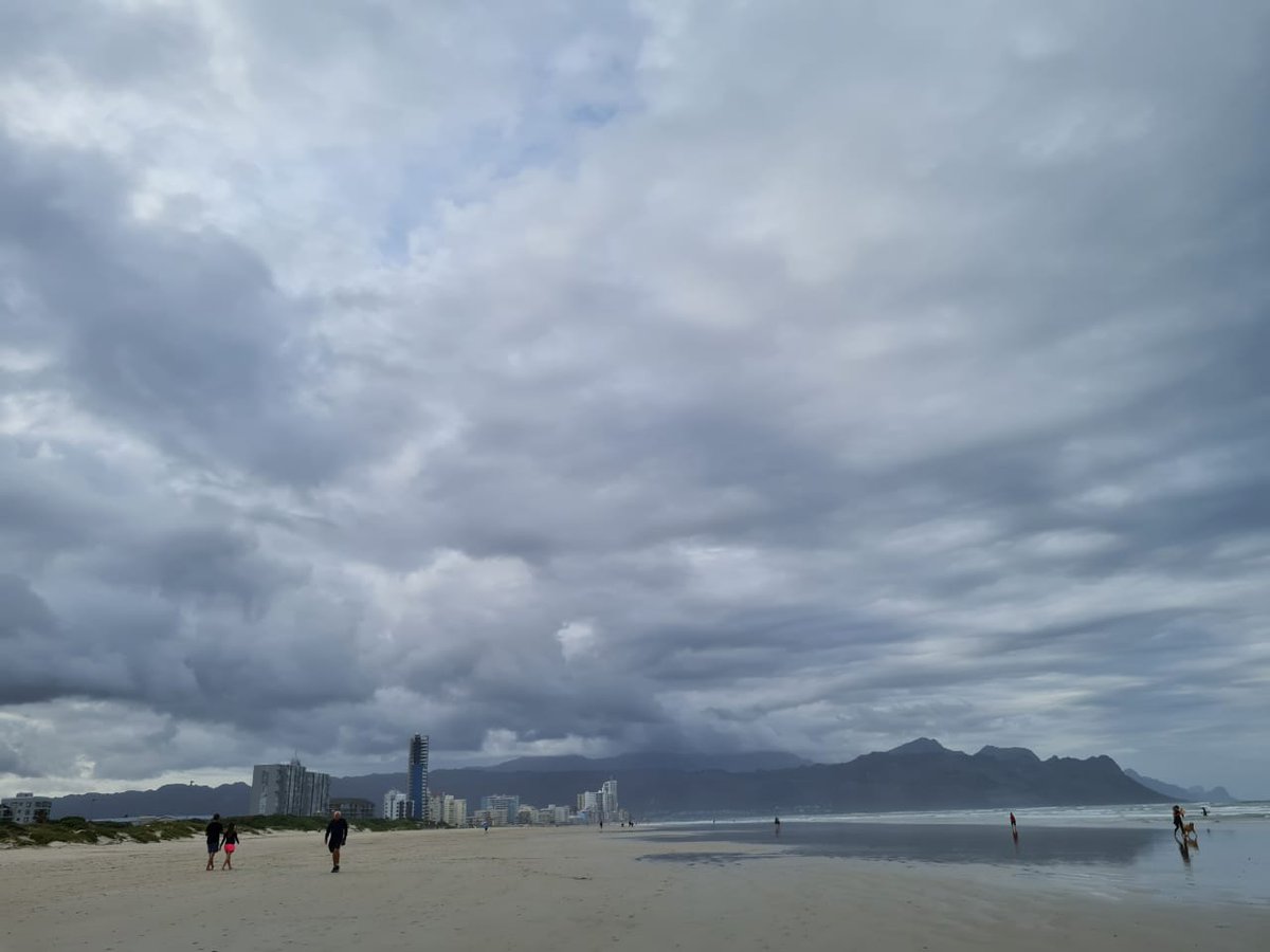 Lifes_Lense's tweet photo. Clear beach skies - Cape Town

Smell the blue ocean and the clear blue sky, a wonderful world.

#aboutsuuz  #me #ocean #skies #beachvibes #beachlife #igers #nature #love #relax #photooftheday
#TwitterNatureCommunity #twitter https://t.co/drBxA4raVd