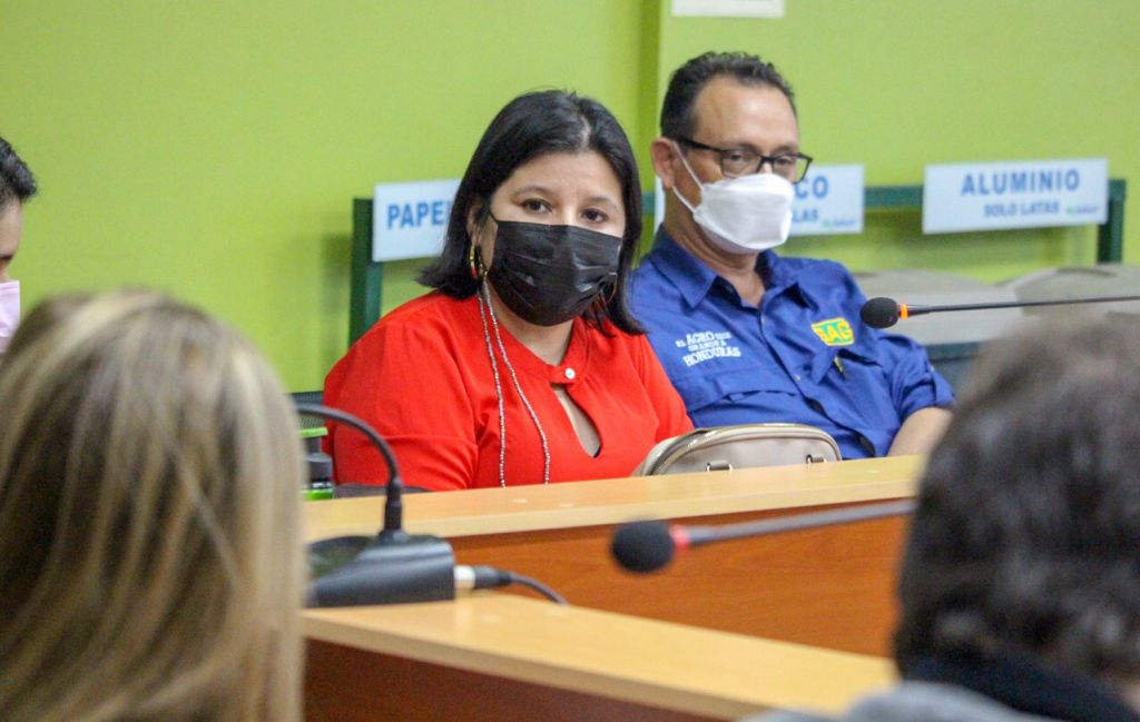 sernaHN's tweet photo. En Junta de Proyecto de #Conecta+, la ministra de #MiAmbiente+, @LiliamRiverahn, junto a autoridades de @PNUDHonduras y líderes de los #PIAH conversan sobre los resultados de proyecto 2021 y presentan planes de trabajo para el 2022.
#MiAmbienteDondeTodosSomosParte🤝🇭🇳 https://t.co/B9gl8r6Cgm