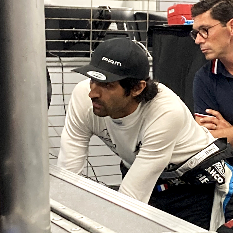 antoinleclerc's tweet photo. Plus que quelques jours avant la dernière compétition de l’année 2021 📆

Je prendrai part au Sainte-Baume Rallycircuit le 17, 18 et 19 decembre prochains qui mixera les sublimes spéciales du rallye de Sainte-Baume et du Circuit Paul Ricard 🇫🇷

@AlpineRacing https://t.co/1baFCyNaGV