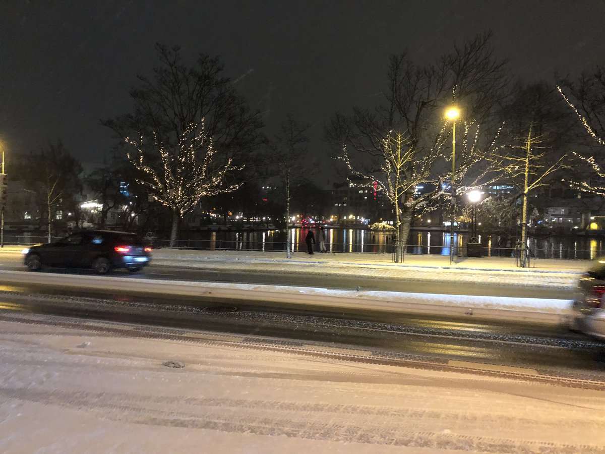 viseronskyblue's tweet photo. #snow ❄️⛄️ https://t.co/iMXGmrsghK