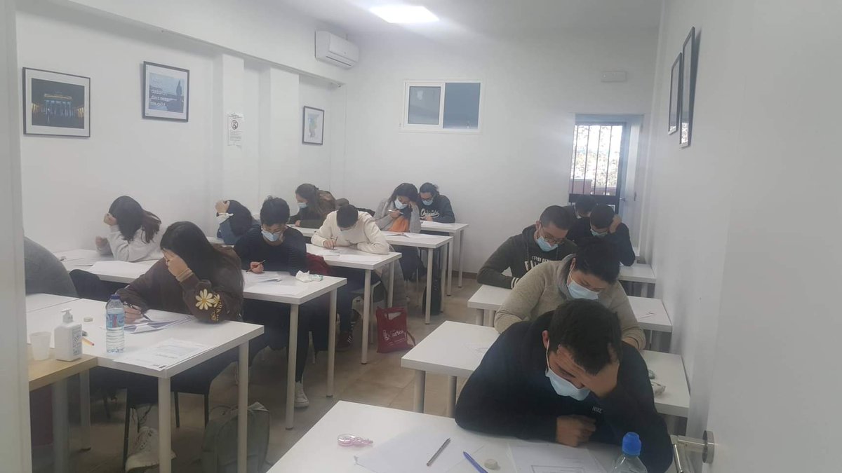 idiomaaleman's tweet photo. Después de un primer mes muy intensos, nuestros #educadoresinfantiles con rumbo a #Deutschland tienen un poquito más cerca su meta.#idiomascarlosv #pilaralemanmalaga #benalmadena #aprendealeman https://t.co/Lr15QrbnFF