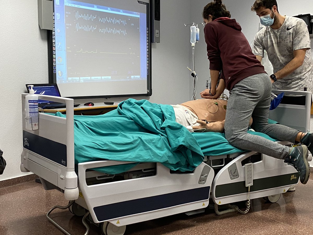 Los que nos dedicamos a #Urgencias y #Emergencias no dejamos de autoformarnos. La importancia de la #SimulacionClinica #MasterEmergencias <a href="/UA_Universidad/">Universidad de Alicante UA</a> #EspecialidadUrgenciasYA #EspecialidadEUE <a href="/SEMES_/">SEMES</a>