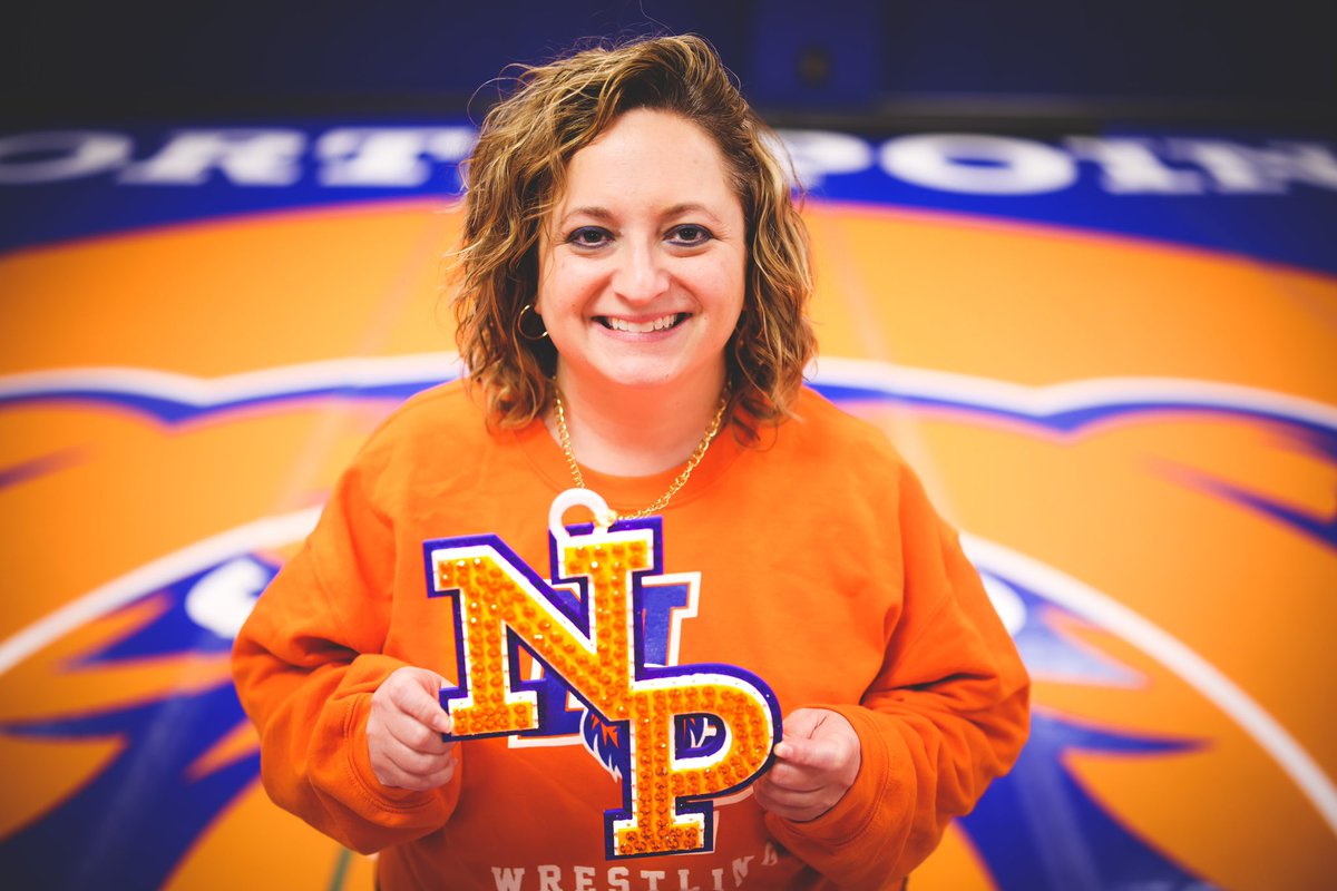 Dr_Shelmire's tweet photo. Iโve always wondered what it would be like to pin a Hall of Famer, @NP_JMoore!๐คฃ๐ช
Donโt forget to join us at FZN tonight starting at 5 pm to watch our girls wrestle in their 1st tournament!๐งก๐
#ItsTime #GirlsWrestling #NPProud #PinChain @NPGrizzlyWREST https://t.co/M2Bxdki9ON