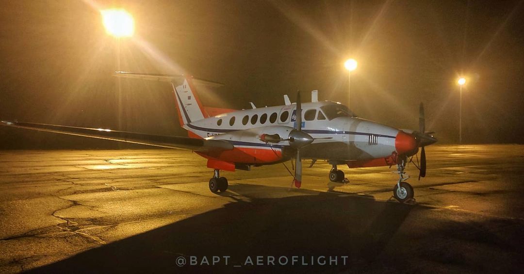 devenirIESSA's tweet photo. Les systèmes de radionavigation sont régulièrement calibrés par des IESSA. ✈️

Pour cela, ils utilisent un Beechcraft B200GT Super King Air.

📸 1- @bapt_aeroflight (Instagram)
➡️ https://t.co/IcNElKFDMB

@Beechcraft @DGAC
#IESSA #aviation #AvGeek https://t.co/Cob8hexMkC