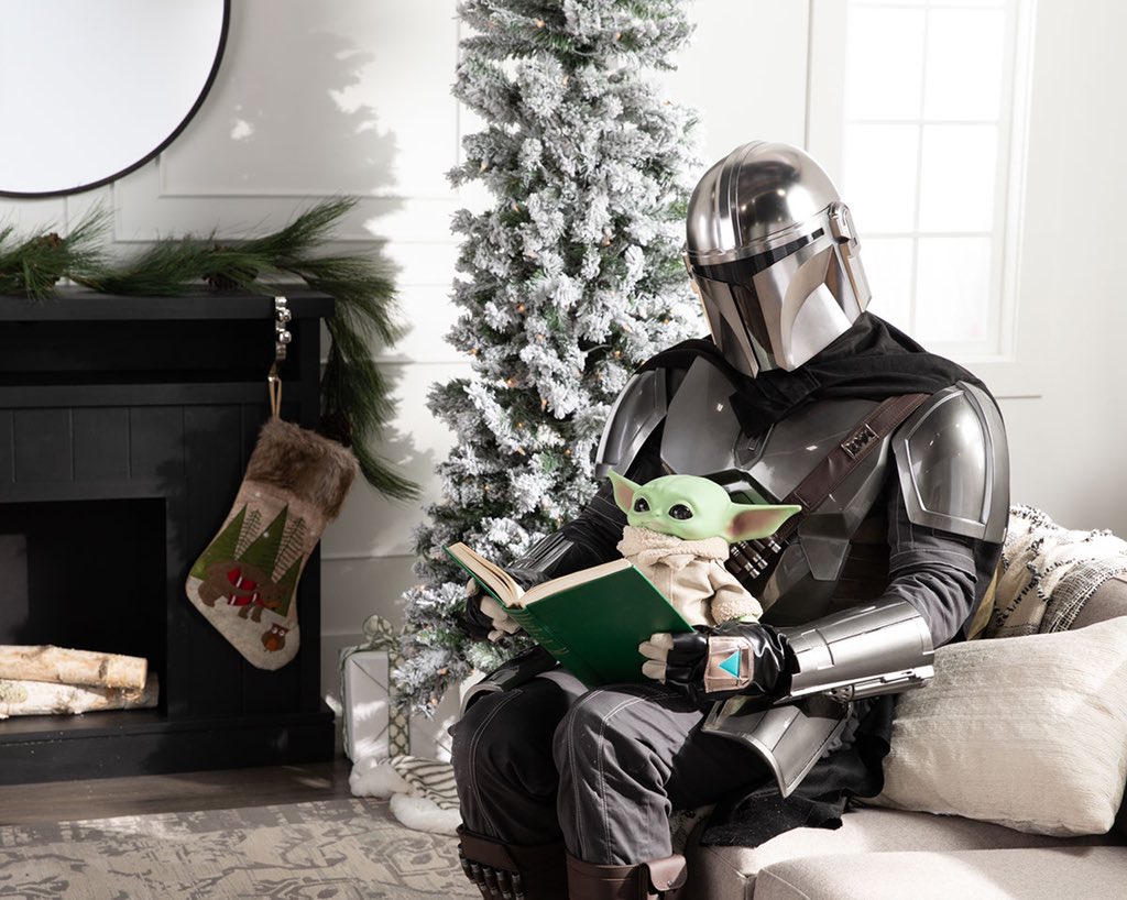 DinDaddymando's tweet photo. “I will honour Christmas in my heart, and try to keep it all the year. I will live in the Past, the Present, and the Future.”
- Ebenezer Scrooge
…
📸: @ashleyboydphoto #christmas #starwarschristmas #starwars #themandalorian #dindjarin #babyyoda #grogu #daddymando @pascalispunk https://t.co/8JEGmrI8QV