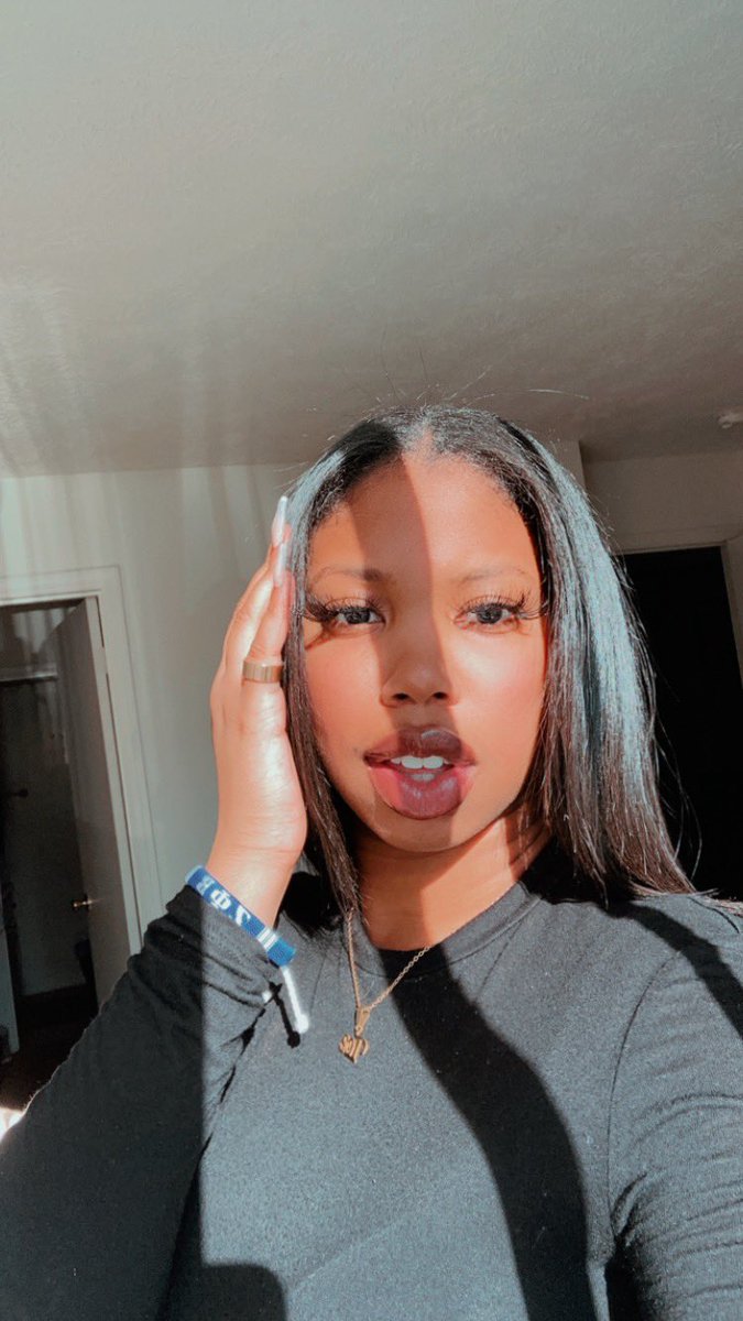 _tavonne's tweet photo. felt fine, won’t delete🖤 https://t.co/zs0RnMjJLn
