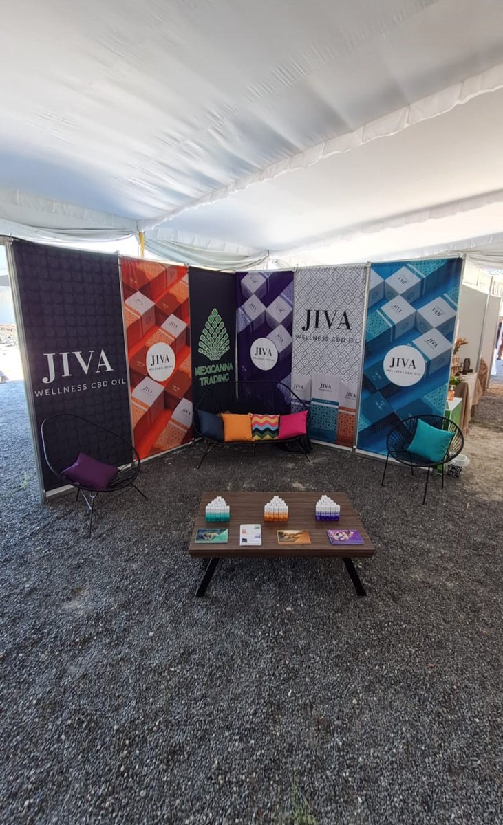 FufuZ0's tweet photo. Yo sólo me juntaba a pachequear y ahora estamos en una expo presentando nuestro producto!!!!
Vamos a estar 3, 4 y 5 de diciembre en la Explanada Mariano Otero, frente a plaza del sol!!!
#ExpoCBD #JIVA #MexicannaTrading https://t.co/nPK8gnlnvE