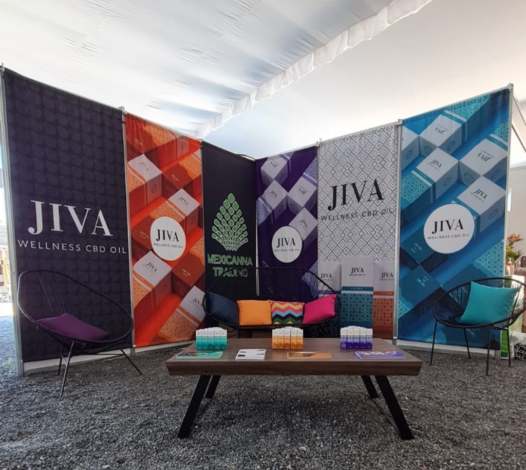 FufuZ0's tweet photo. Yo sólo me juntaba a pachequear y ahora estamos en una expo presentando nuestro producto!!!!
Vamos a estar 3, 4 y 5 de diciembre en la Explanada Mariano Otero, frente a plaza del sol!!!
#ExpoCBD #JIVA #MexicannaTrading https://t.co/nPK8gnlnvE