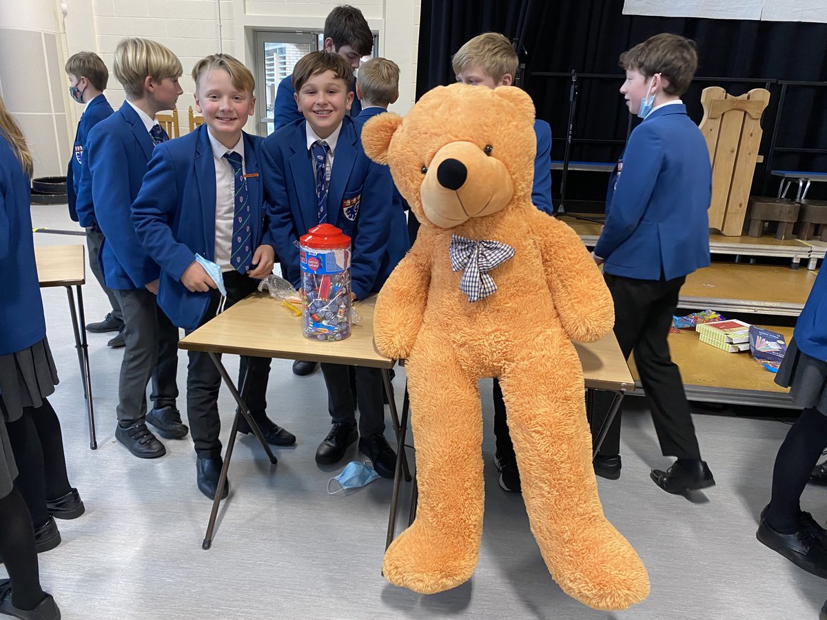 Kings_Wellbeing's tweet photo. Lower School Christmas Fair: having festive fun with friends whilst raising funds for Visyon. #visyon https://t.co/X4MSDjRNOU